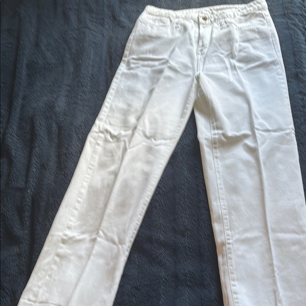 White Straight Leg Jeans with Classic Style